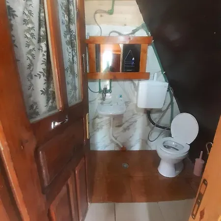 Bujtina 2 Guest house *
