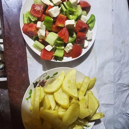 Pensión Bujtina 2 *
