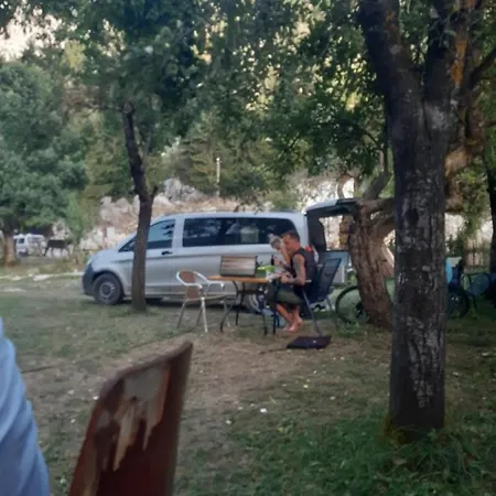 Bujtina 2
