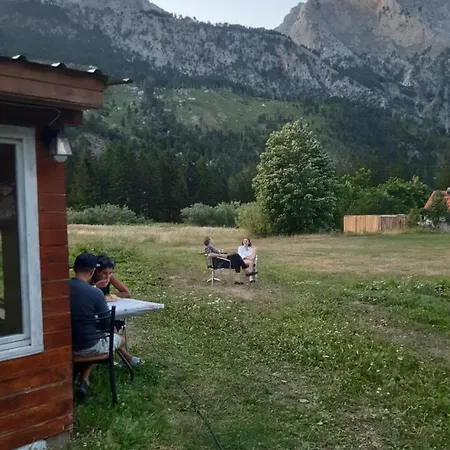 Bujtina 2 Guest house *